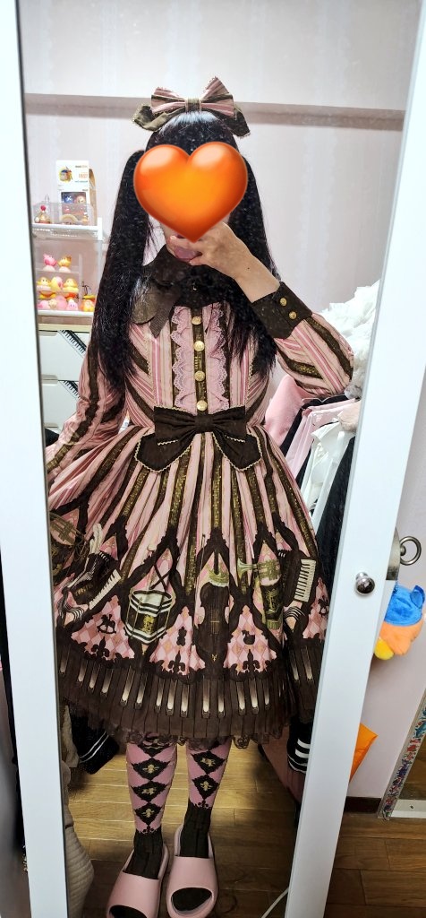 今日のコーデ OP、カチューシャ、オーバーニー…Angelic Pretty