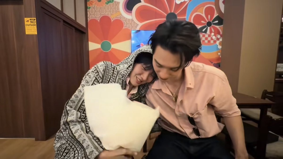 ตอนแรกจะ 127 แต่เอ๊ะ ลูกเกิด 172 เลย

✨ แจก 172 บาท 1 คน คับ

กดรีโพสได้เลย สุ่มพรุ่งนี้ตอนเย็นงับ

ชีไม่ได้มาเป็นรูป เเต่ชีมาเป็นคลิป จั๋นเกือบเป็นลิง