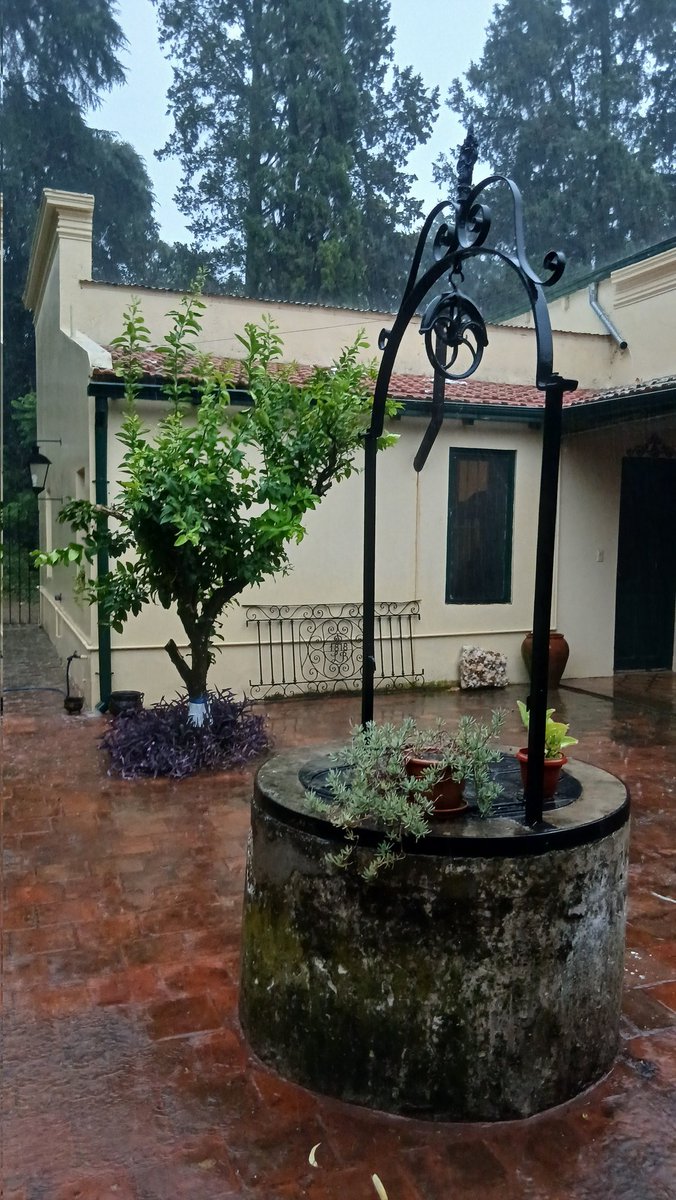 Me acuerdo cuando mi viejo estaba en un grupo CREA.
Cretinos Reunidos Esperando Agua 😄
Pasan los años y sigue el cretinaje!