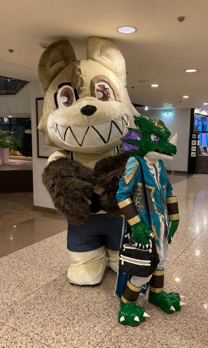sonotairoiro's tweet photo. #FursuitEveryday 
大きい着ぐるみってどうですか？ https://t.co/KsuYITfA5G