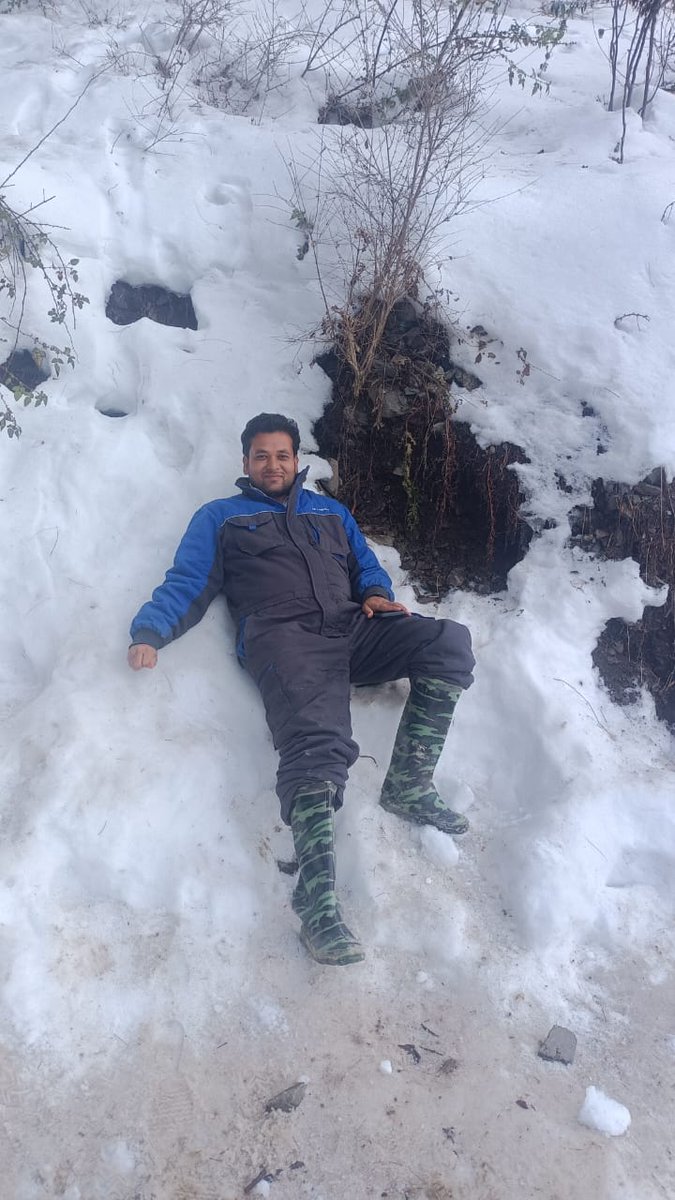 Nitishshivhare7's tweet photo. Some memorable moments in the morning with the shining light of Kasmir
@Nitishshivhare7 https://t.co/ajEC01KBEa