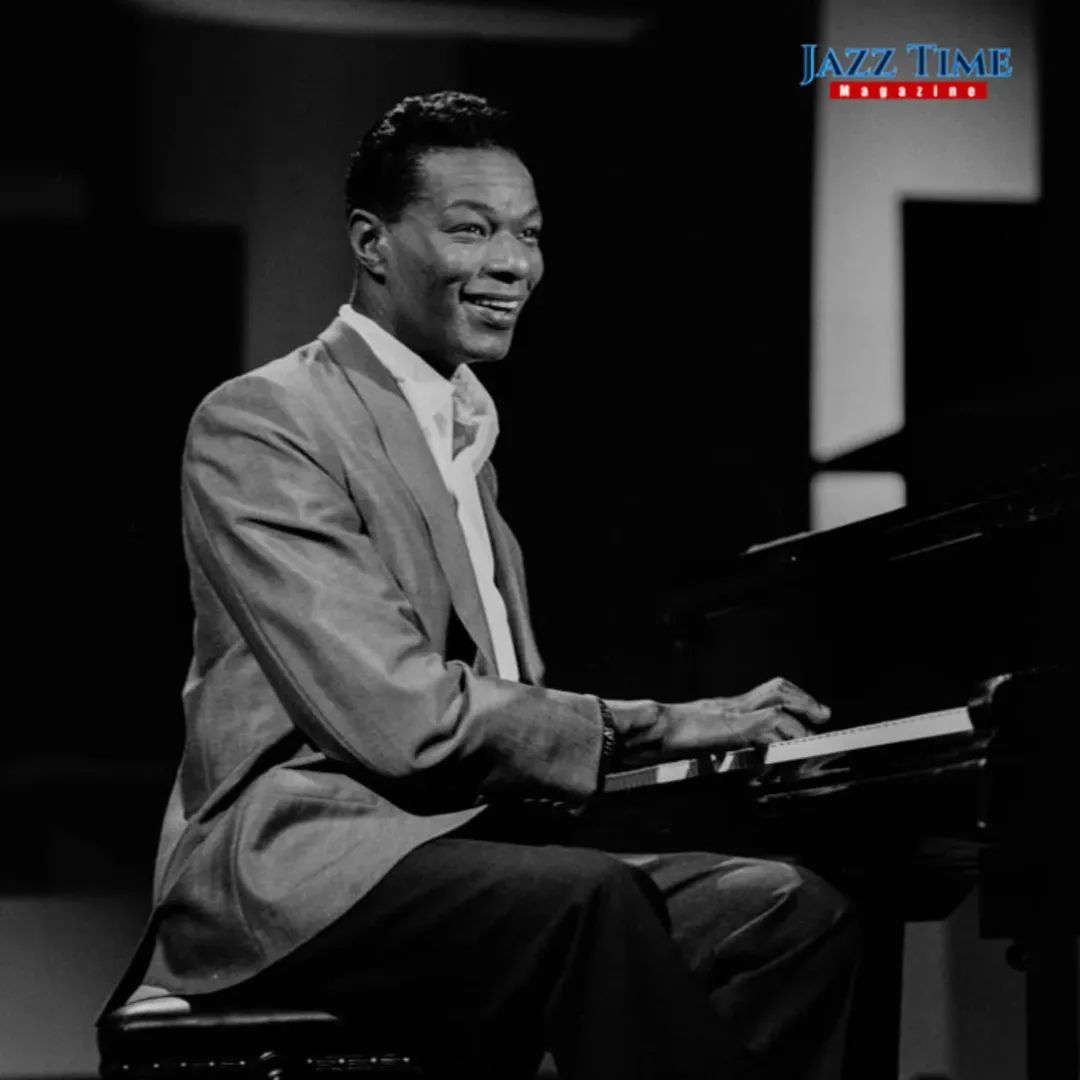 Hoy se cumplen 61 años del fallecimiento del legendario pianista y cantante estadounidense Nat King Cole, considerado uno de los mejores pianistas y cantantes de jazz de la era swing, vendió más de 75 millones de discos en todo el mundo. #jazz #piano #vocal #soul #natkingcole