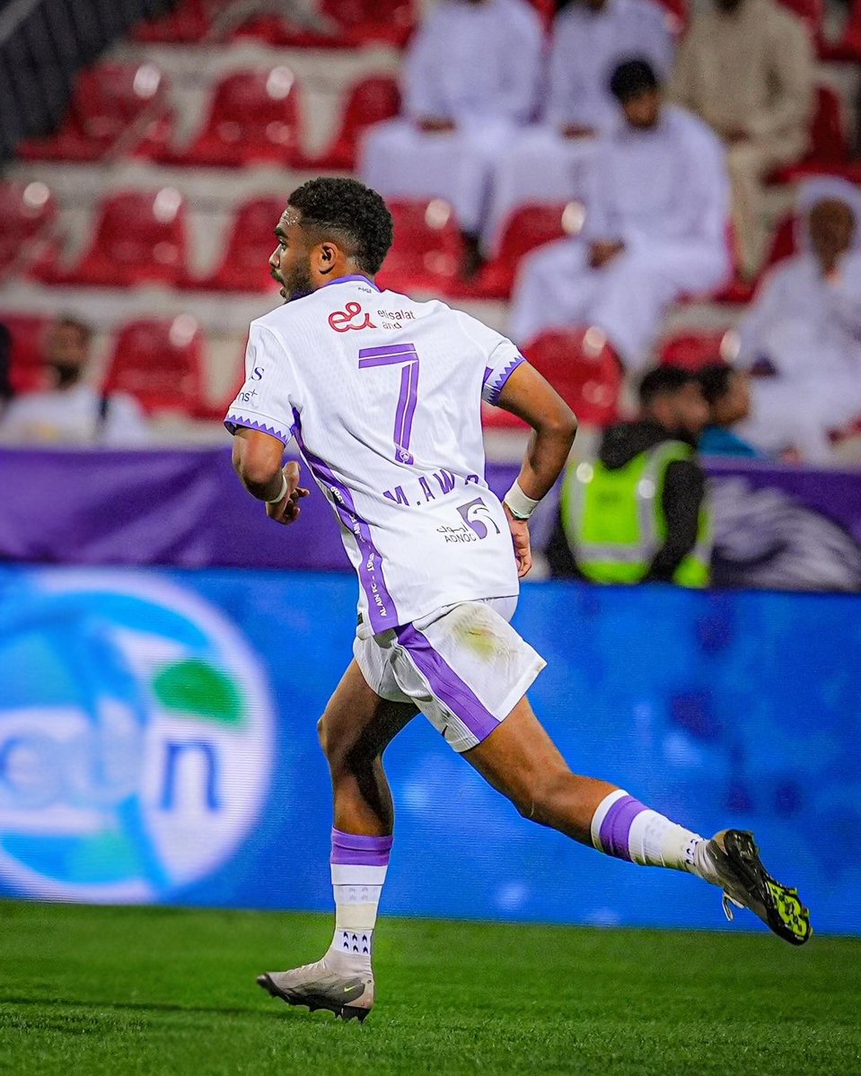 ممكن احيانا ننتقدهم فنيا، لكن امس شفنا روحهم في الملعب.

الاثنين لعبوا خارج مراكزهم وضد اجنحة مزعجين على اي مدافع، مع ذلك قاتلوا وانجزوا الي عليهم. 💜