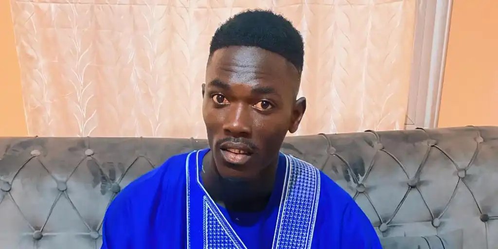 Si algo repite Ibrahim es que la regularización extraordinaria que espera podría cambiar su vida de forma radical.
“El permiso de residencia y de trabajo me hará sentir más seguro y más libre”, explica.
“Estaré más contento”
✍️<a href="/noti_obreras/">Noticias Obreras #VenyloVerás</a> 
<a href="/inclusiongob/">Ministerio Inclusión Seguridad Social Migraciones</a> 
noticiasobreras.es/2026/02/ibrahi…