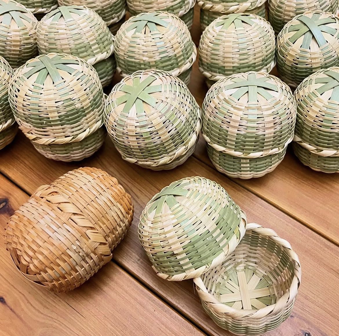 またエシカル系のインフルエンサーに紹介されようで、一昨日から #茶袋(#ちゃんぶくろ)のお問い合わせをたくさん頂いております。
追加で少量ですが再々入荷しましたが直ぐに売り切れました。
現在は1-2ヶ月待ちになりますが、予約も承っておりますのでお問い合わせ下さい。
instagram.com/kazu_net?igsh=…