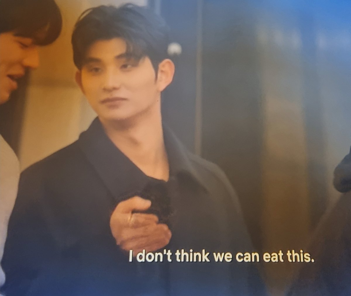 เอาจริงดูไปหละสนุกกว่าสองEPท้ายอีก ได้เห็นด้านผ่อนคลายอีกมุมของทุกคน
นั่งขำซีนนี้ ปล่อยสามคนนี้ช่วยกันย่างเนื้อจนได้เมนูไส้กรอกย่างจากนรก

ผลสรุปซองฮุนชิม"ฉันไม่คิดว่ามันกินได้นะ"555
#SinglesInfernoReunion #singlesinferno5