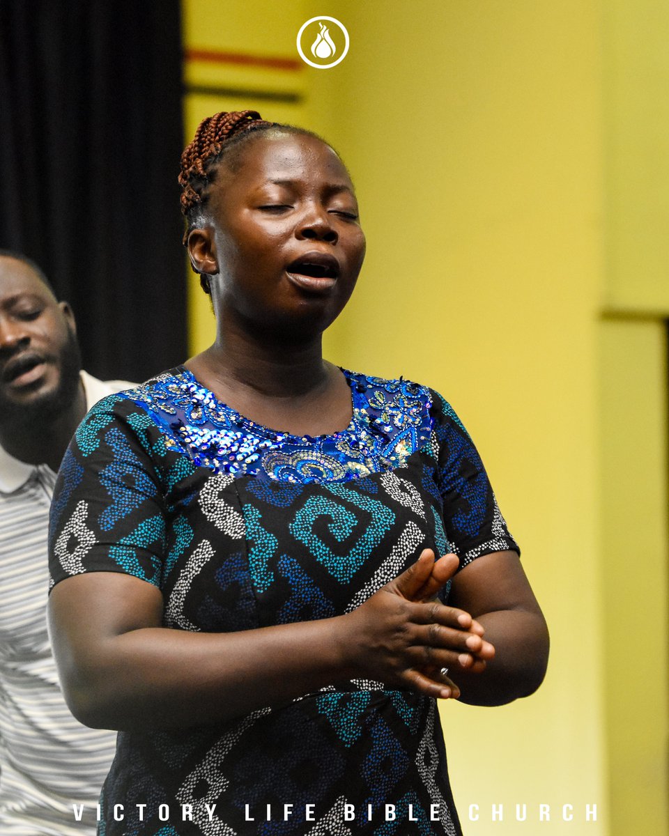 VLBCint's tweet photo. We lifted our voices, we lifted our hands, and we lifted our King.
In surrender, in the mood of celebration as we asked for an encounter to shine forth His light.
#Vlbcint
#shineforth
#sundayservice
#apostlelawrenceachudume https://t.co/BpAcSlKKGs