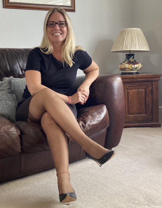 smokeyplaces20's tweet photo. Trying something different today 👀
Black tee, comfy skirt, heels 👠 & stockings 😍
Tights or stockings? 🤔
(You know I’ll be back in tights tomorrow 😂)
More at https://t.co/sp12xLt4Mp
#StyleDebate #SundayFitCheck #OOTDTok #ThisOrThatFashion #UKFashionTok https://t.co/M2g9zcCitH