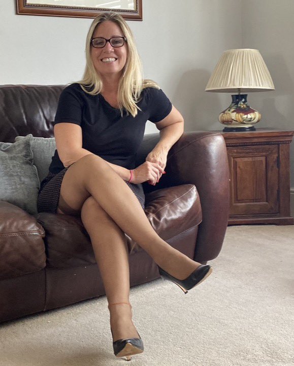 smokeyplaces20's tweet photo. Trying something different today 👀
Black tee, comfy skirt, heels 👠 & stockings 😍
Tights or stockings? 🤔
(You know I’ll be back in tights tomorrow 😂)
More at https://t.co/sp12xLt4Mp
#StyleDebate #SundayFitCheck #OOTDTok #ThisOrThatFashion #UKFashionTok https://t.co/M2g9zcCitH