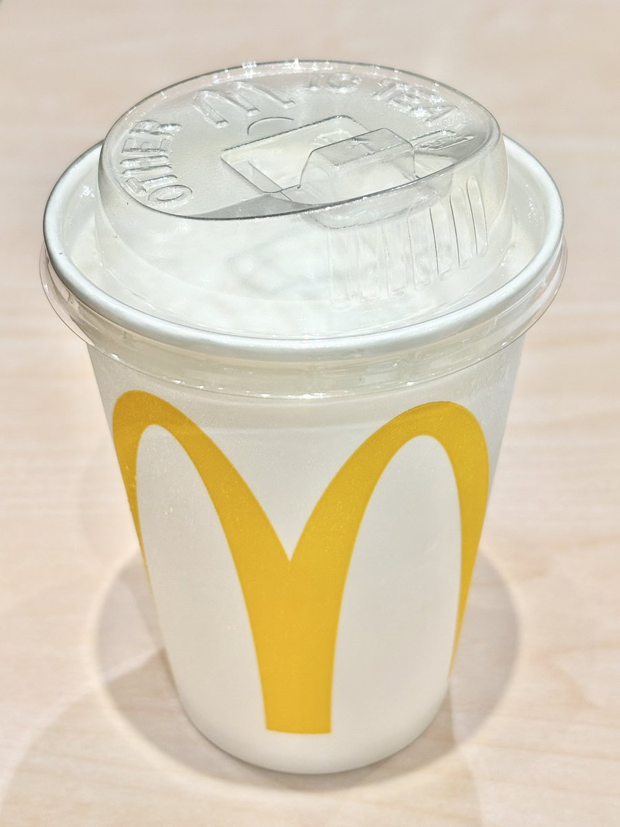 追記 ドリンクはコーラゼロ2つとバニラシェイクを注文したけど