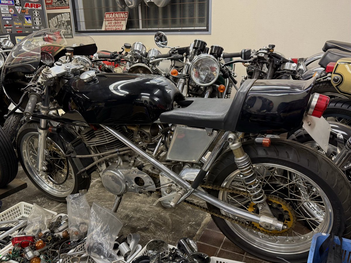 MotoPig's tweet photo. 『物欲をそそられる』とはこういう事を言うんだろうなぁー🤤
#オレンジブルバード #OMCSR https://t.co/CuG2sOW3Ou