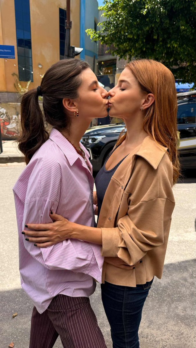 clara 🌱 tweet media