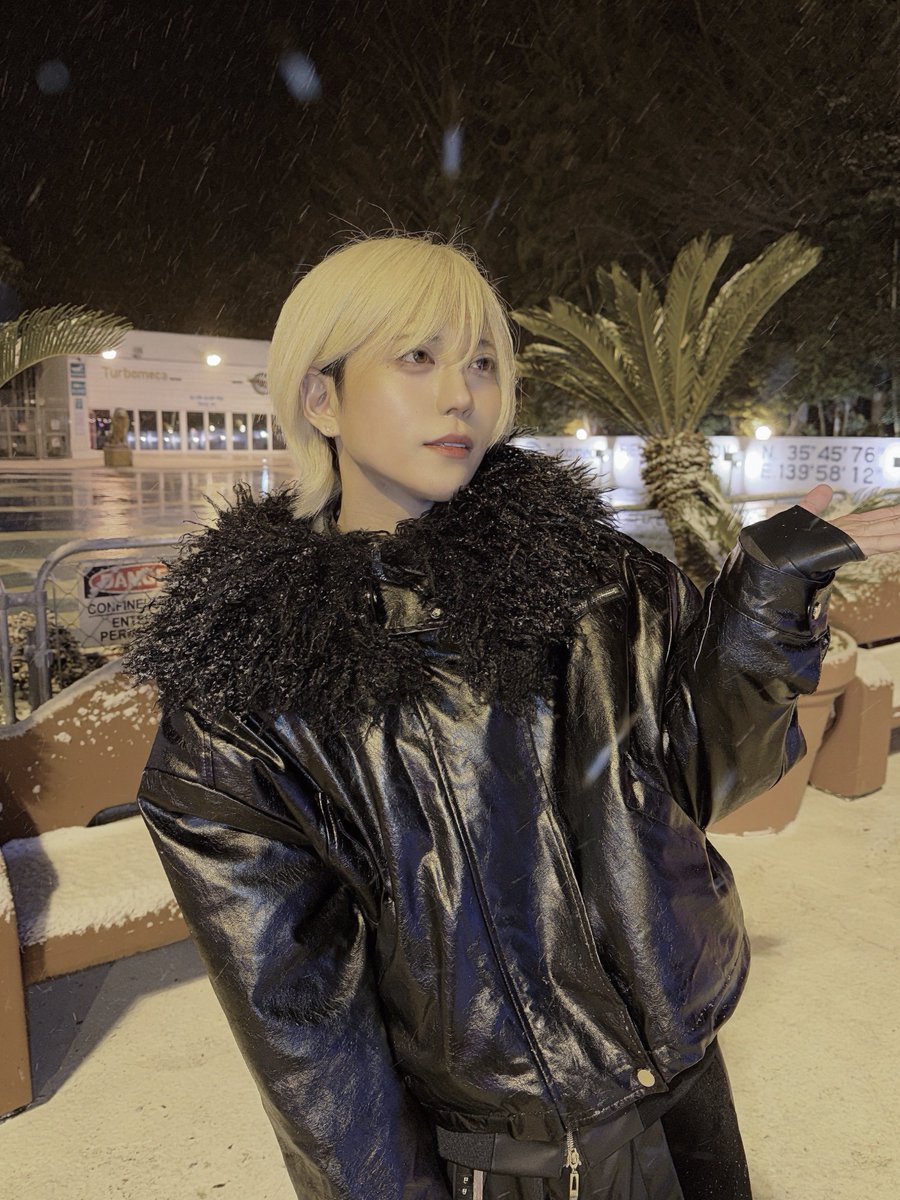 ENMA_lay's tweet photo. 夢も雪みたいに全部掴めたらいいのに https://t.co/K2g78XINLq