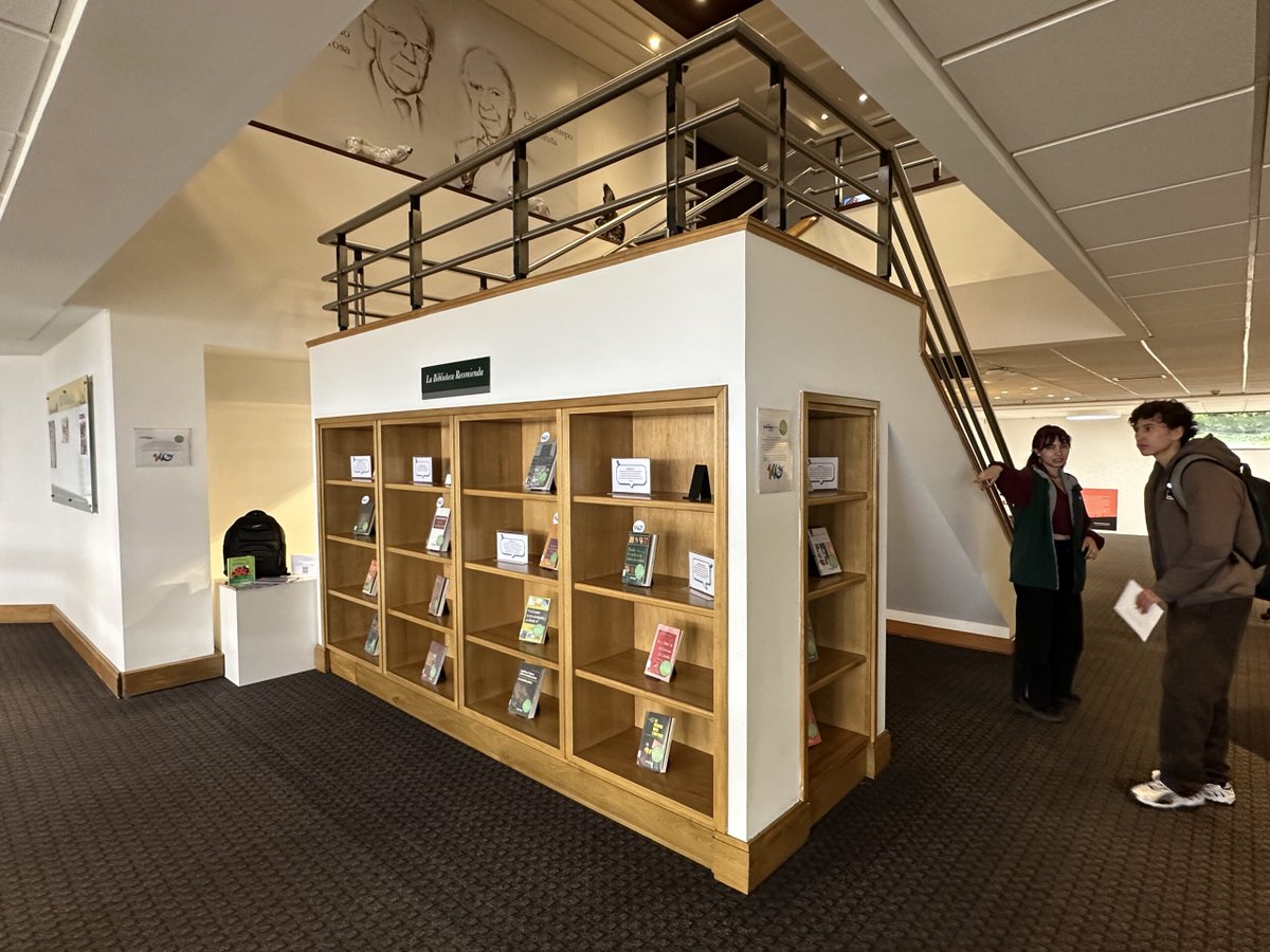 HSierraPorto's tweet photo. Hoy, cuando vengan a nuestro campus a celebrar los 140 años de la Universidad Externado de Colombia, no olviden pasar por la biblioteca y visitar su centro de interés, un lugar que resalta la historia, el pensamiento y la proyección académica institucional. #140Razones @UExternado