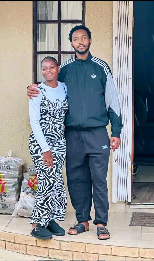 Fave

MAIN MAN SWEET GULUVA 
SWEET GULUVA HAS GRACE
#HandsOffSweetGuluva
#AkhonamathembaZwaneIsLoved