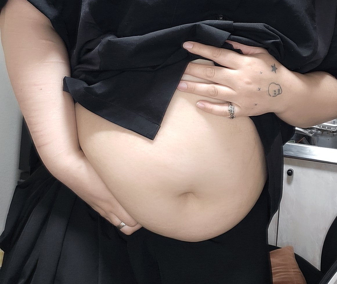 nikutabetai200's tweet image. 色々なポーズ