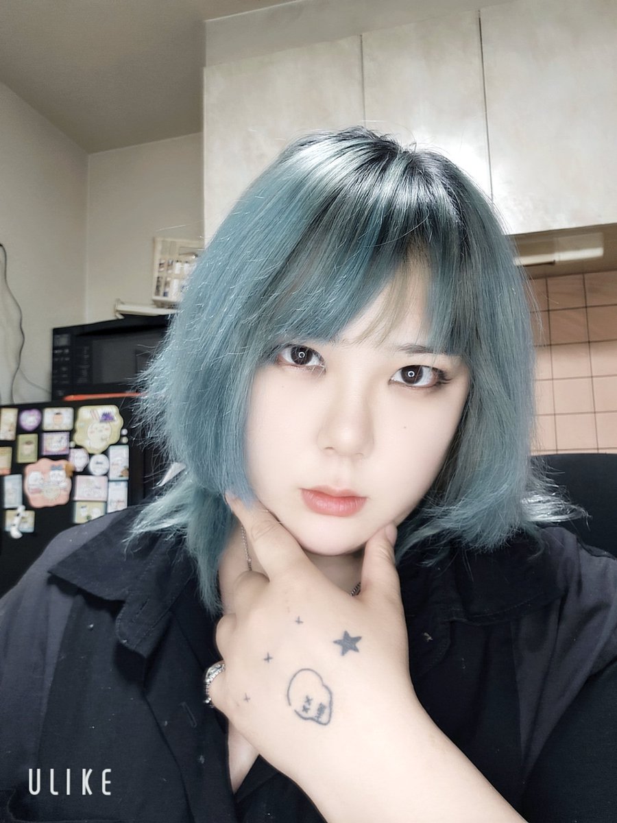 nikutabetai200's tweet image. 色々なポーズ