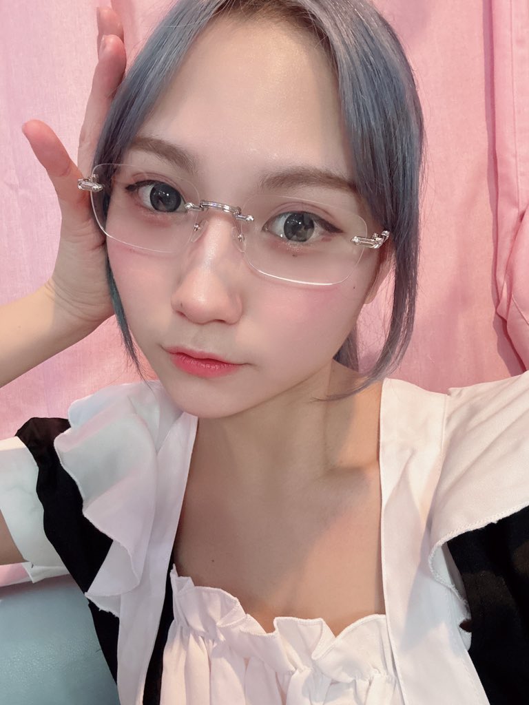 来たよお〜！！ヤンチャなメイドさん チェキ頼むべきでは