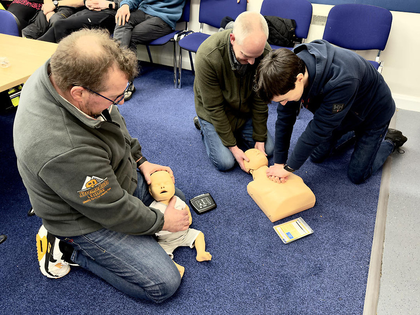 AfloatMagazine's tweet image. Enniskillen Masonic Lodge 586 Donates for Manikins Used in Casualty Care Training at Carrybridge and Enniskillen RNLI afloat.ie/safety/lifeboa… #Enniskillen #MasonicLodge #CPRTraining #RNLI #FirstAid