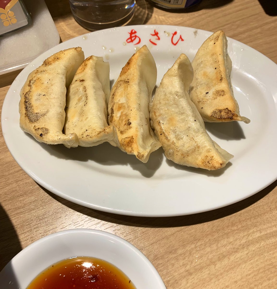 japalanw's tweet photo. ルーちゃんと近所の中華へ🥟🥟🍜
※ネギ抜きでいつも見栄えが悪くて申し訳ない🙏
シンプル・イズ・ザ・ベスト✨
美味しかった。
#ルーキテンと一緒 https://t.co/rqJY0rqR8g