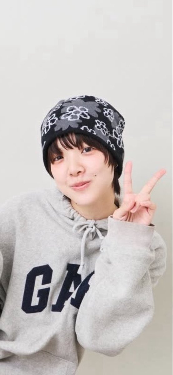 あいみょんの前に置かれているぬいぐるみ🧸達も気になるが、ニット帽