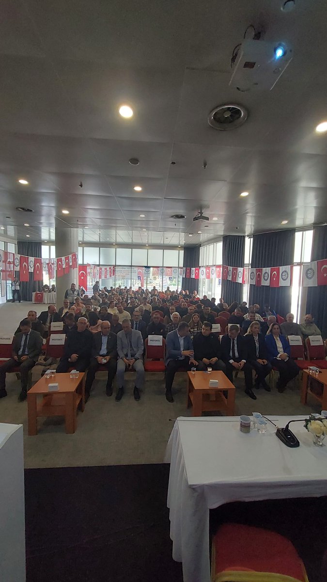 Emadder durmuyor kademe istiyenler her hafta bir ilden haykırıyor
KADEME ANAYASAL HAKKIMIZ ✊️✊️
#KademeKonferansı