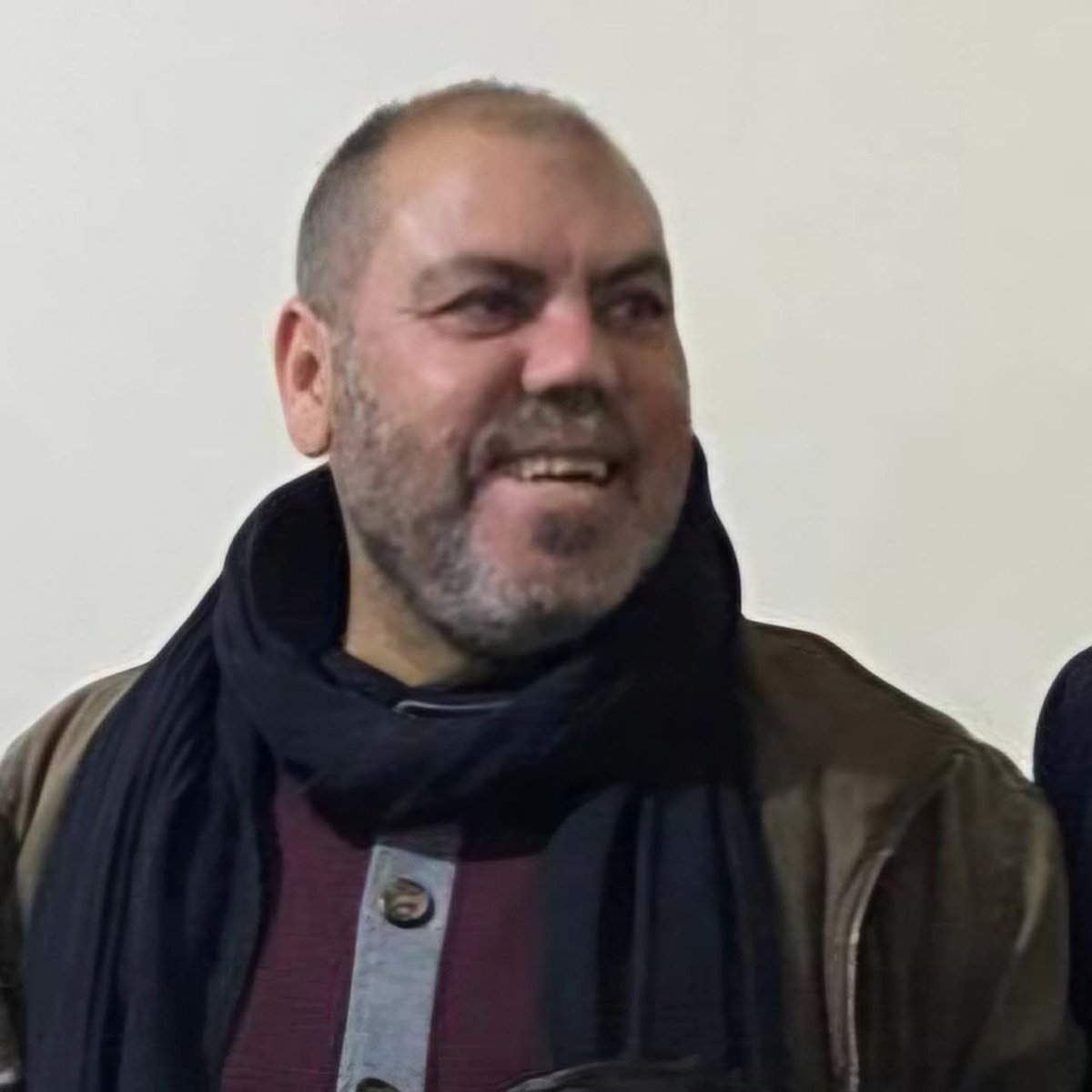 İşgalci İsrail, Gazze’deki direnişin önde gelen liderlerinden sevgili dostumuz Sami el-Dehduh (Ebu İbrahim)’i şehit etti.
Allah rahmet eylesin, canımızın sevgilisi… Bizim gerçek buluşmamız bu fanî dünyada değil, Allah’ın cennetinde olacak.