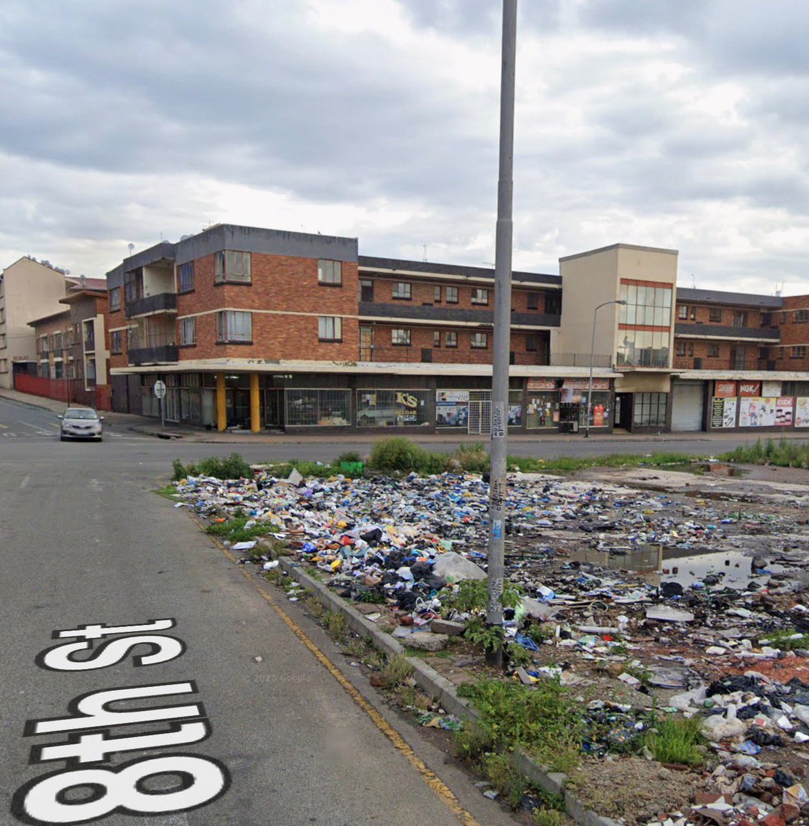 Conceptcowboy's tweet photo. 7 8th Street. Springs. South Africa. 

2009 vs 2024 https://t.co/5XH3oUnqEz