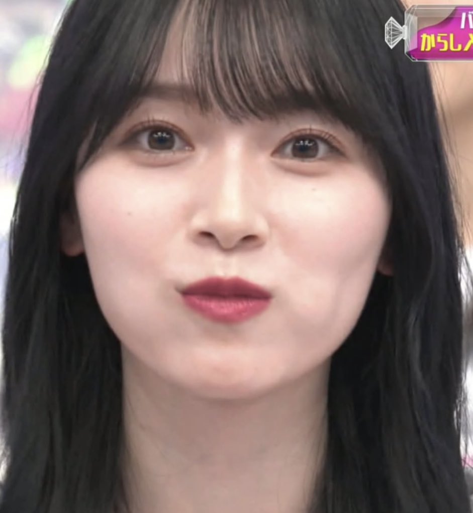 食べ物でほっぺが膨れてるの可愛い