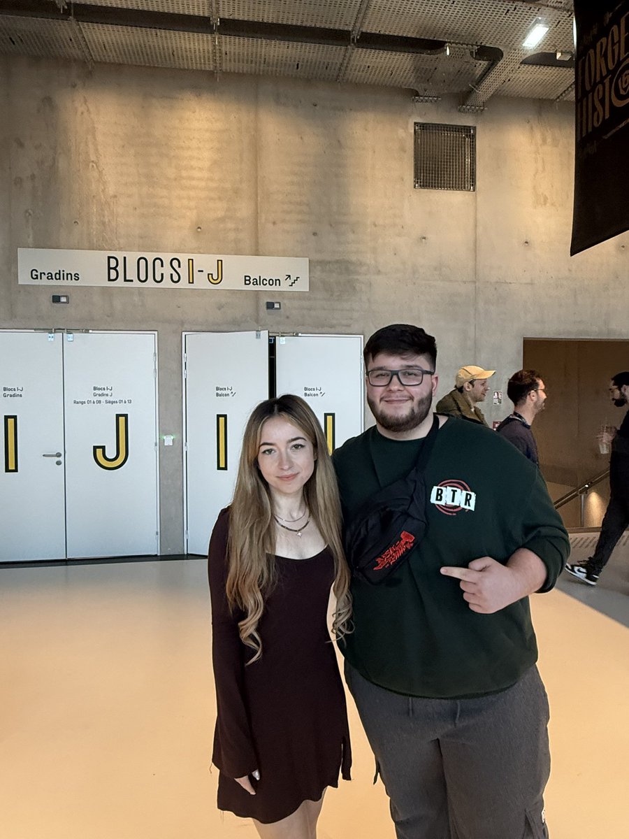 Got a picture with the best streamer 🤷🏻‍♂️