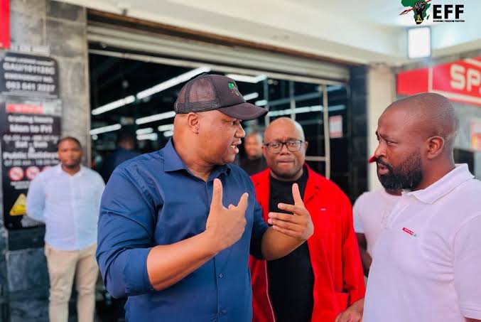 ThandoTshabs_'s tweet photo. The 
@EFFSouthAfrica
 is currently fighting for black people to be suppliers of big retail stores and that is true economic freedom ✊✊✊
@Julius_S_Malema @GardeeGodrich @DlaminiMarshall @OmphileMaotwe @LeighMathys @Sinawo_Thambo @NalediChirwa 
@si https://t.co/7Dww9KoKJE
