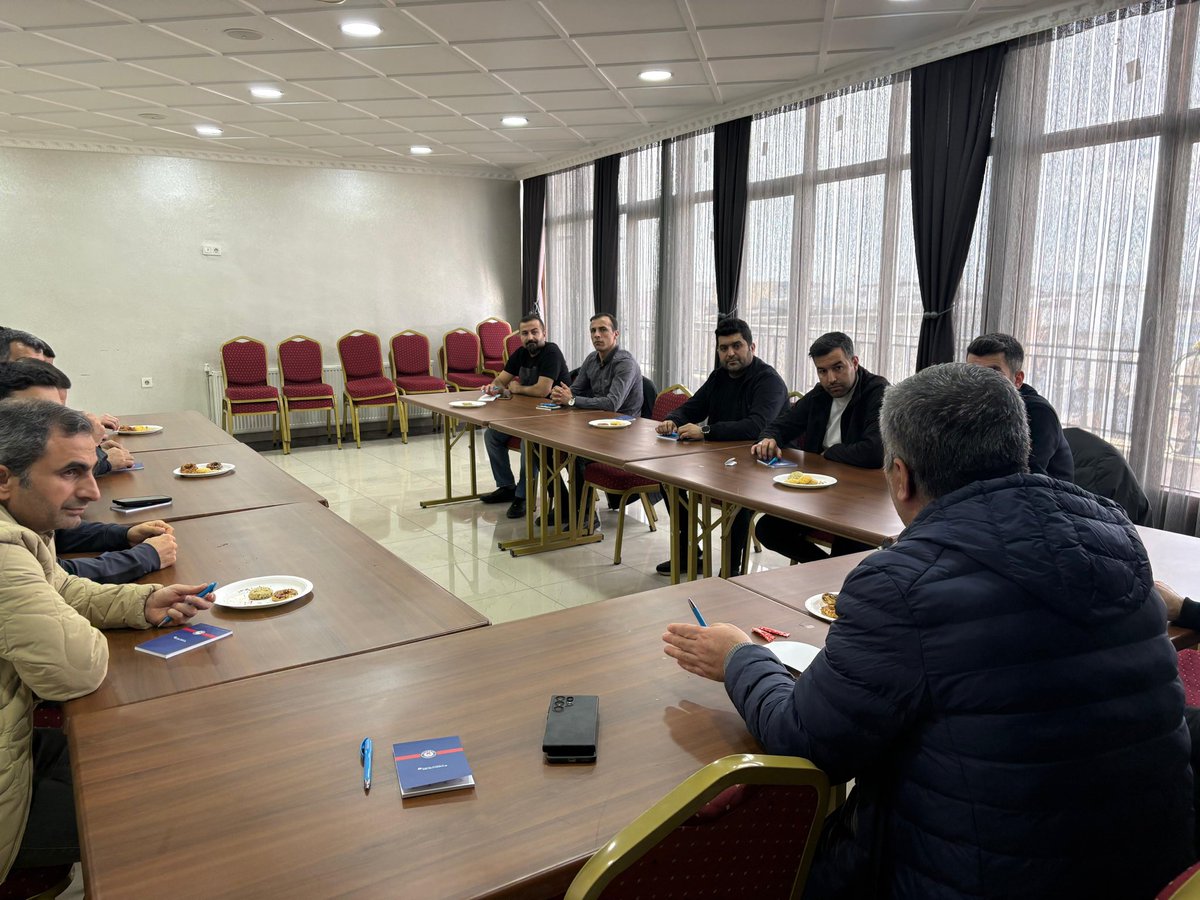 Büro Memur-Sen Batman tweet media