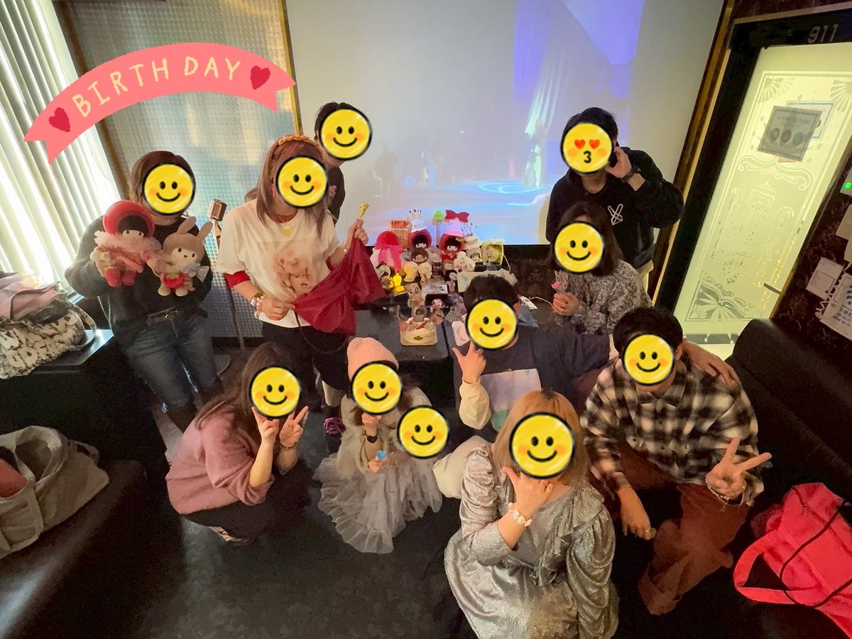 colinista17's tweet photo. ✨🎂YUKIちゃん生誕祭🎉✨
みんなでお祝い、いえーい🙌🏻💖
YUKIちゃんのトッパー盛り盛りのケーキはMyちゃん作💖可愛すぎる😍💞
カラオケもみんなボルテージがどんどん上がってノリノリ✨💖楽しかった〜🤩🙌🏻✨
幹事さんいつもありがとう🙏🏻💖
動画見てニヤけてる🤭みんなまた遊んでね🤗💞 https://t.co/S9UI7mJ55h