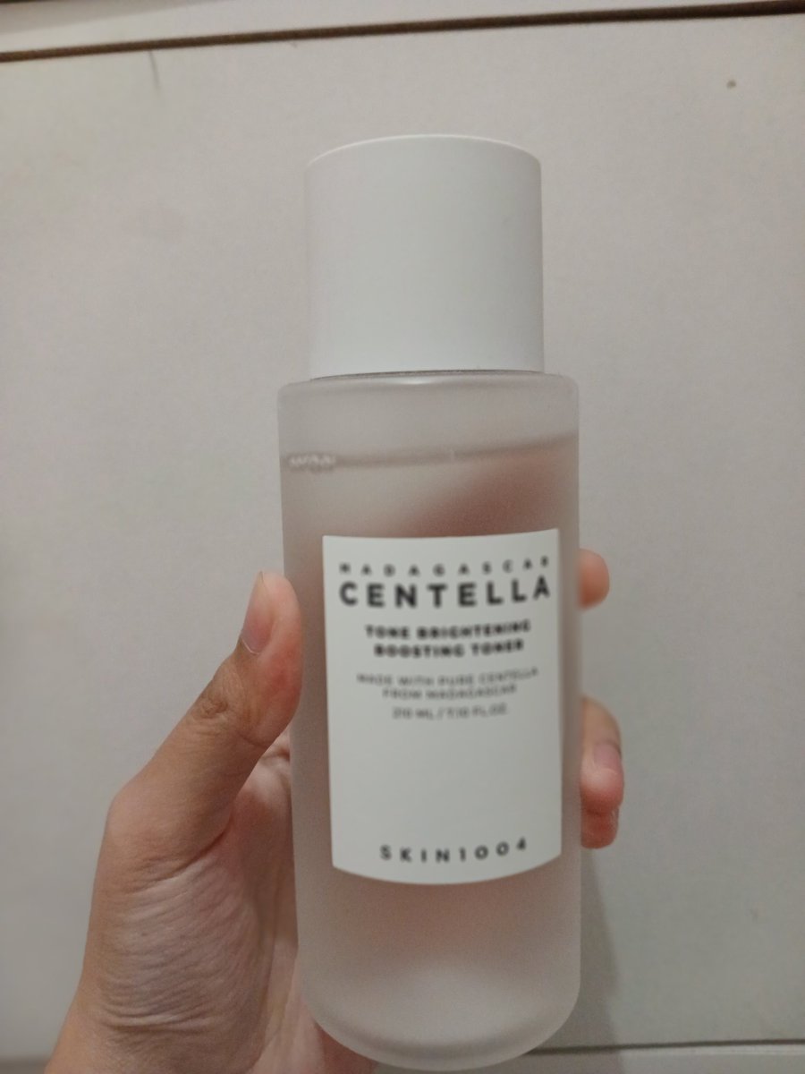 b138164's tweet photo. Prelov toner brightening centela madagascar skin1004. Isi masih banyak yaa. 60k aja bisa oren yaa #skin1004 #tonerbrightening https://t.co/lSWGQGjKcX