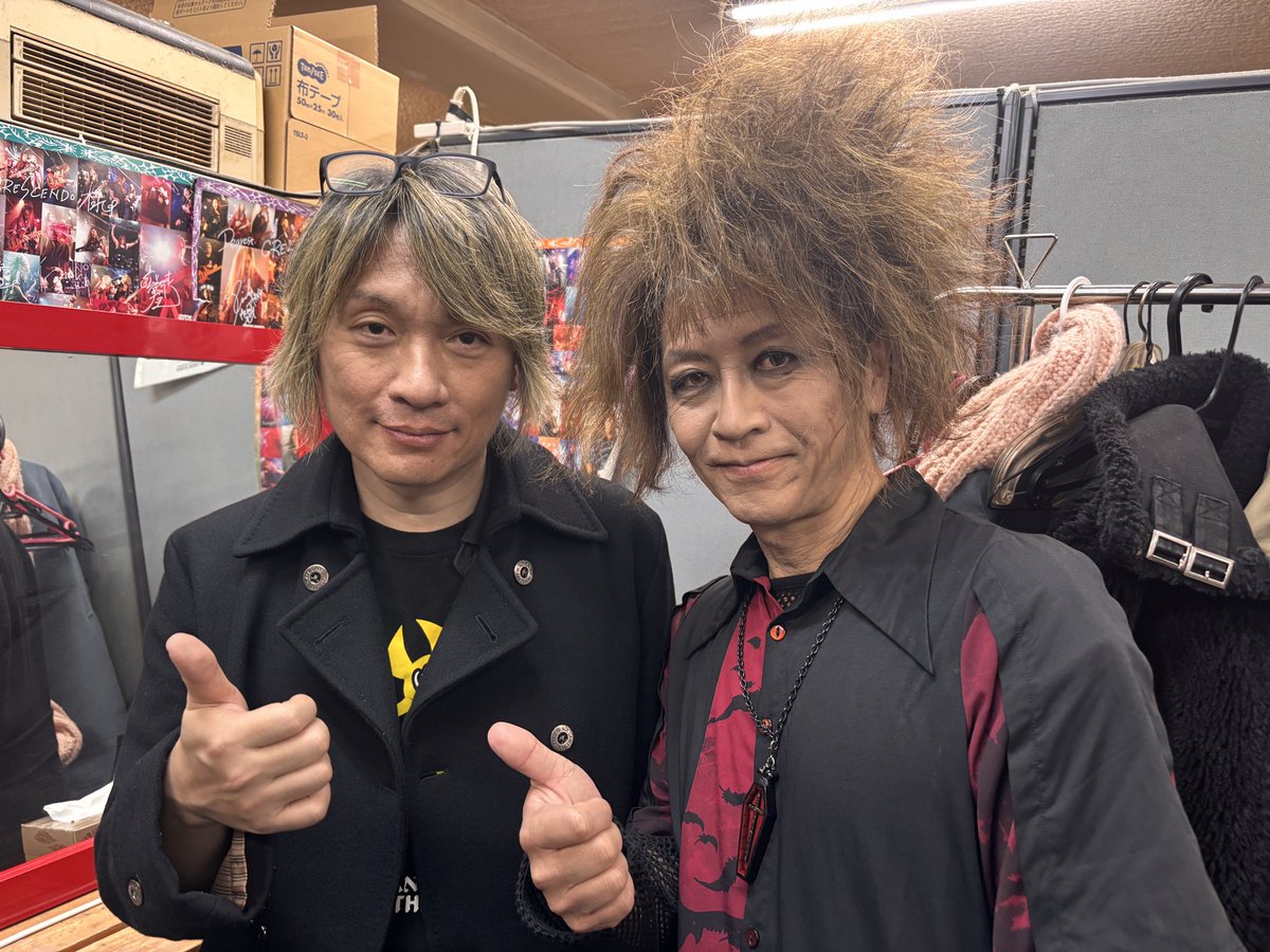 MMIIZZUUKKII14's tweet photo. サミー君還暦パーティ！
愛に溢れた素晴らしいイベントでした。
久々に見たビリスラのライブ、懐かしい曲の数々は感慨深いものがありました。
長い長いビリスラの歴史の中のほんの僅かではありますが、その一部になれたことは誇りであり自慢です。

思ひ出いっぱい
with サミー君&amp;シェラ
withヒカリン https://t.co/0Y4UccJhXg