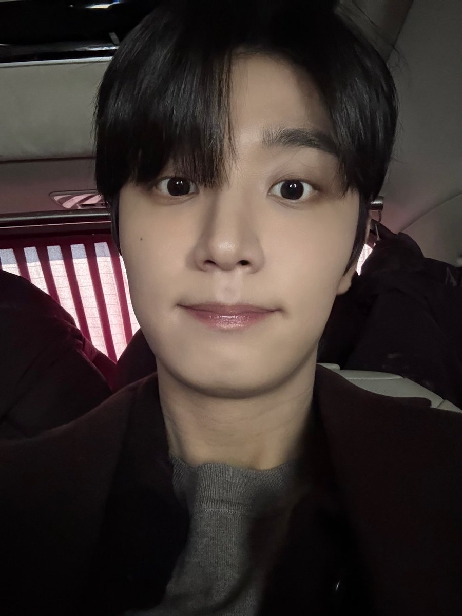 슈 tweet media