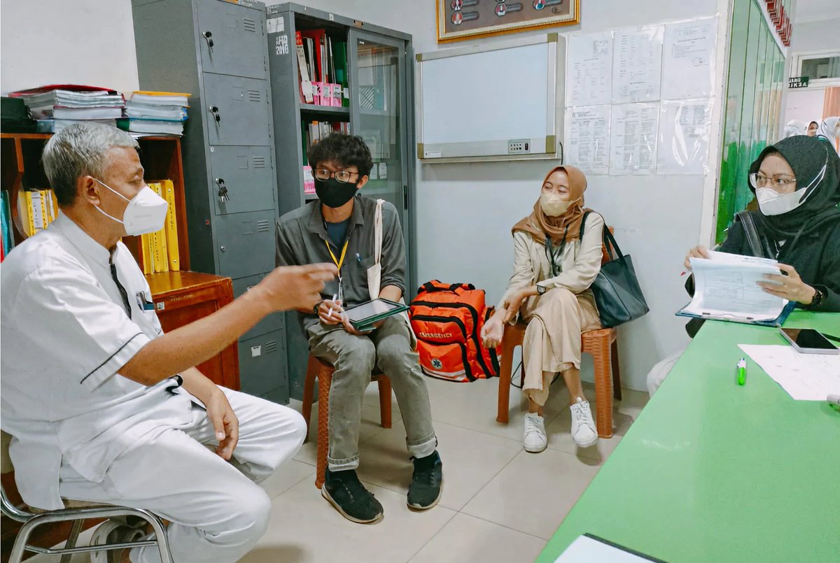 Team gue sempat ngelakuin riset mendasar soal bagaimana sih bentuk rekam medis elektronik yang cocok buat masyarakat indonesia?

Interview sana sini, nanya nakes sampe netizen...

Dan ini sebelum kita punya AI buat bantu bantu