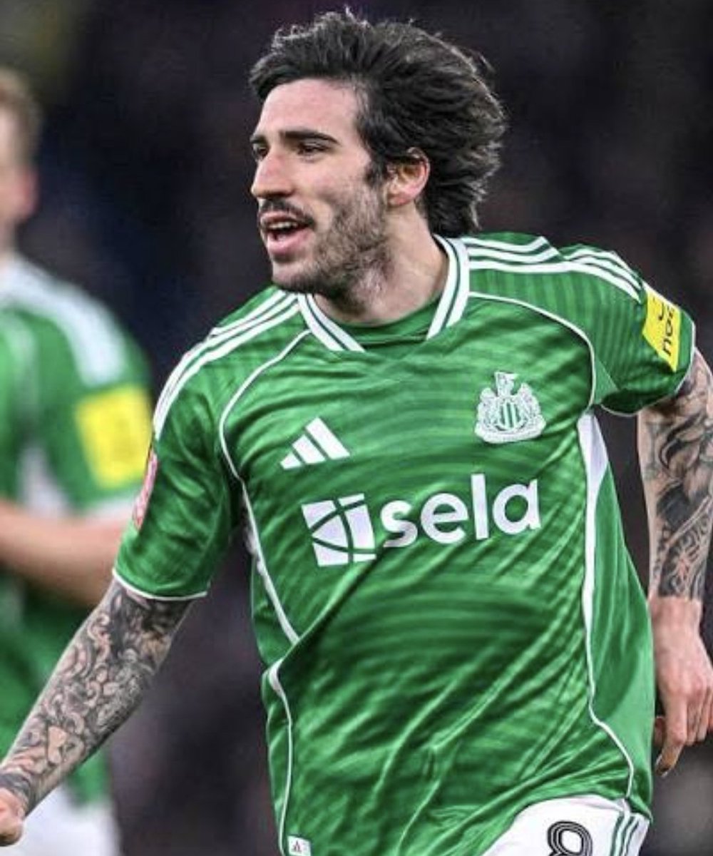 Terrible display and decisions from the officials not at our best with our passing creating very few chances but can't knock the effort shown by the team.... Round 5  #HowayTheLads ⬛️⬜️⬛️⬜️⬛️