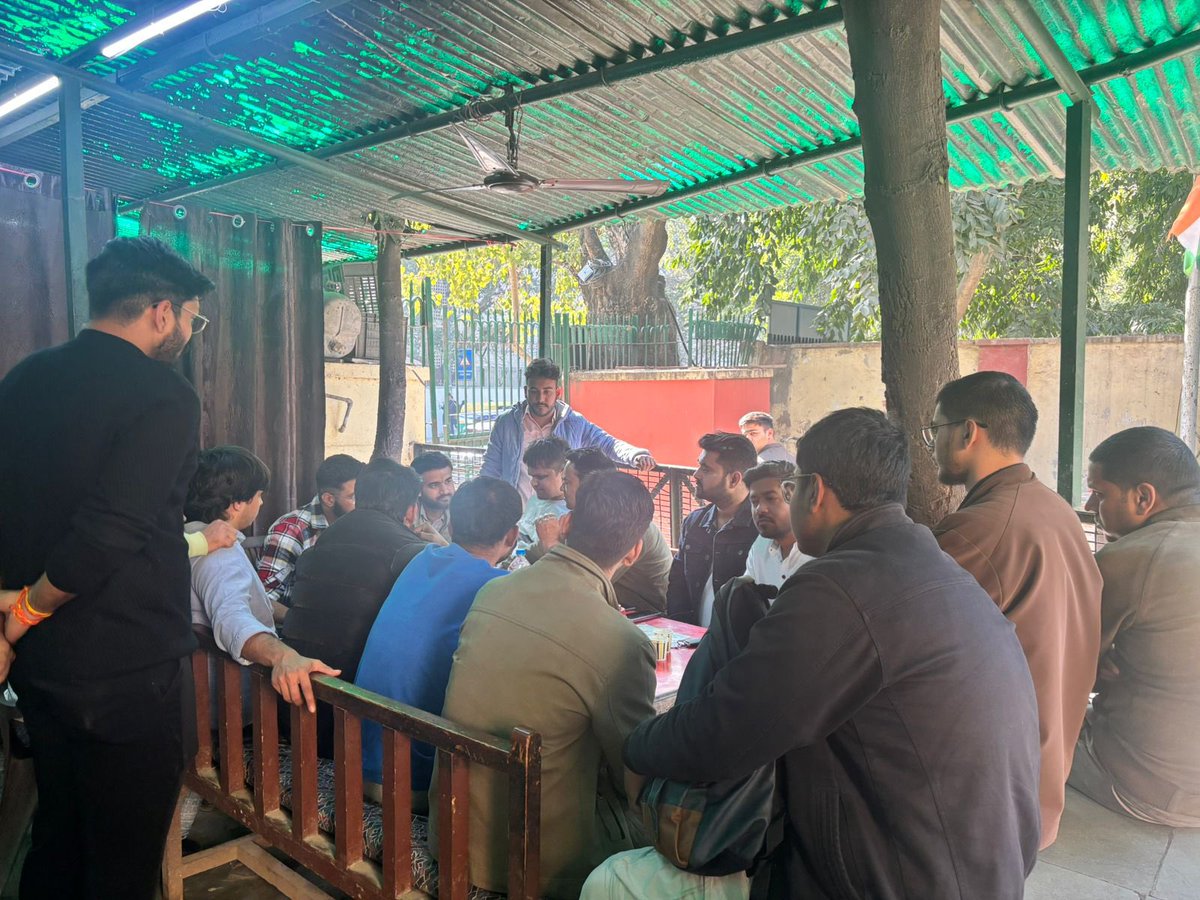 Avinash_DHT's tweet photo. ASAP North Campus meeting held successfully at Delhi University ✊
Discussion on strengthening student representation &amp; resolving campus issues.
Students First. Always.

@ArvindKejriwal @AtishiAAP @Saurabh_MLAgk @AamAadmiParty 

#ASAP #DelhiUniversity #CampusVoices #aap #dusu https://t.co/MUSTVYTiqj