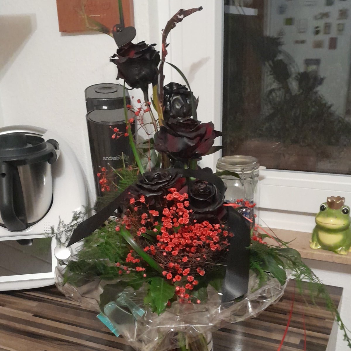 New Profile Pic bc my Boyfriend got them for me for Valentine's Day and they Look beautiful:3