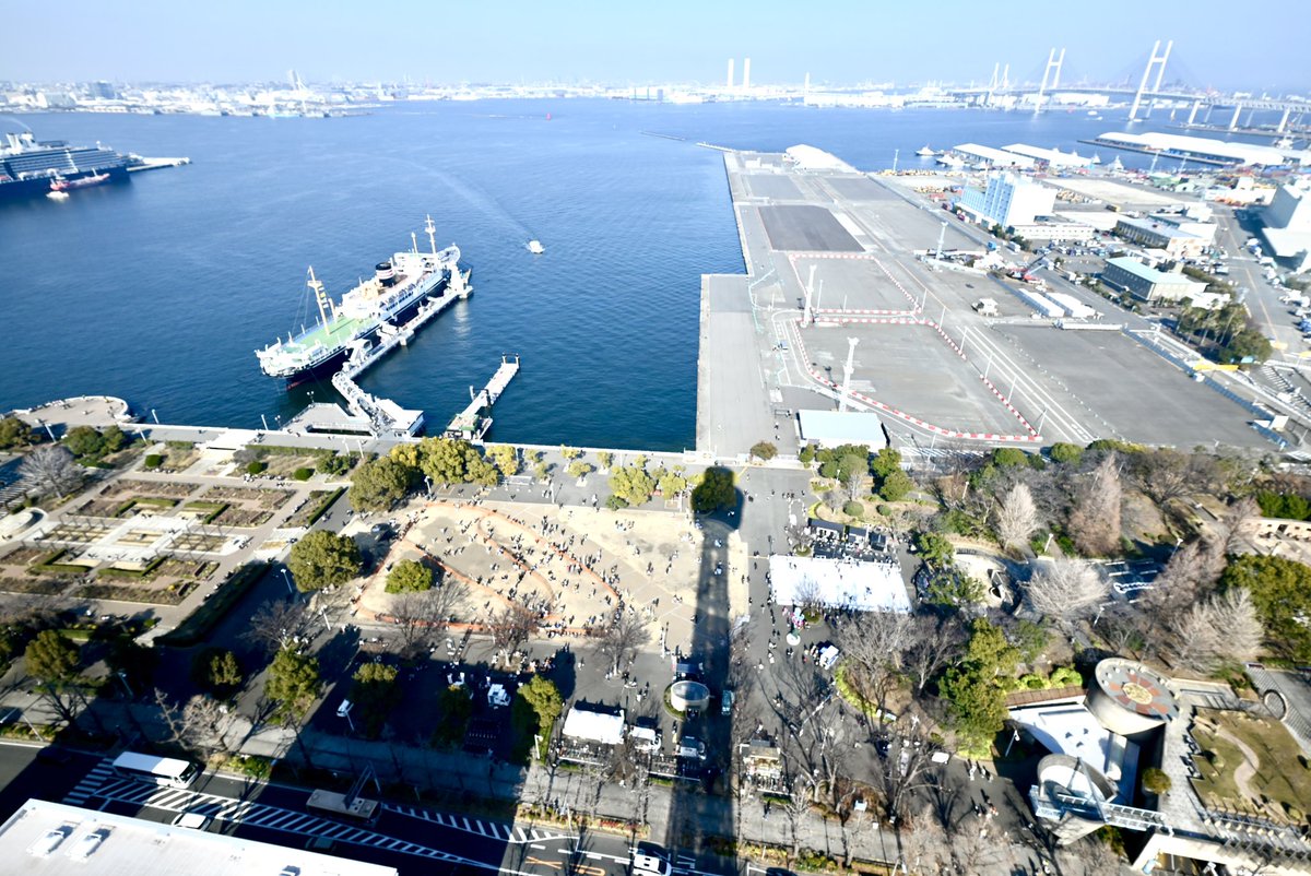 横浜マリンタワーに行ってきた。
何度見ても特別感ある景色。