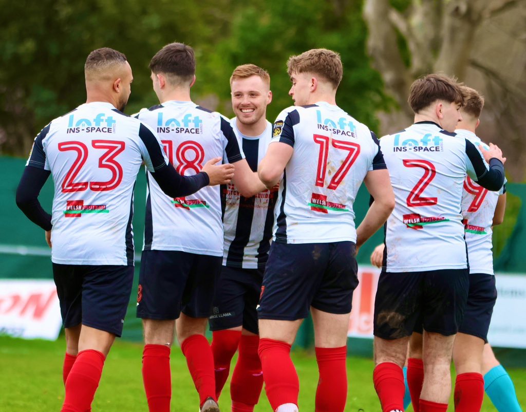 Josh Thomas tweet media