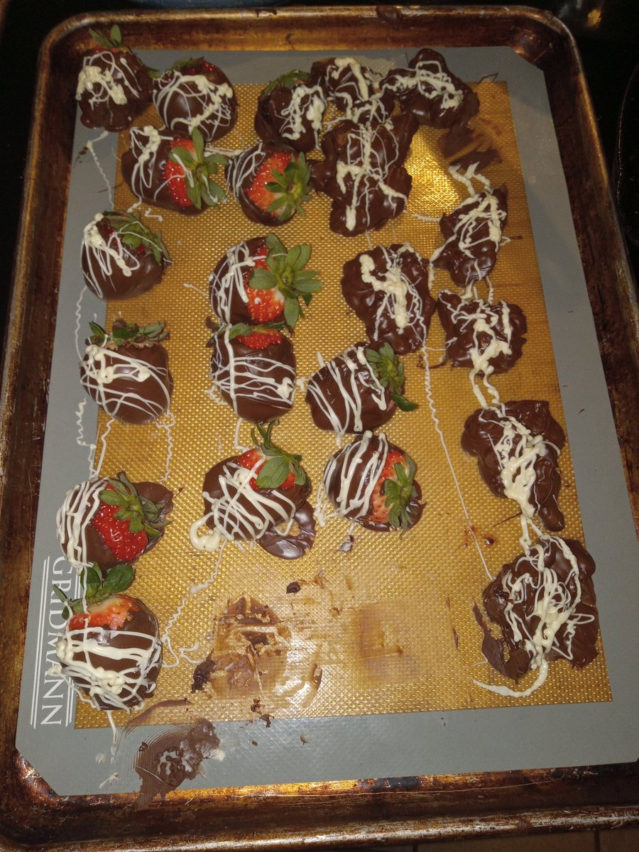 Great Valentines Day  yesterday with <a href="/BrokeTalus/">Brandon Austin</a>    we made chocolate  covered strawberrys he gave me a beautiful  necklace took me to a nice restaurant  called Seasons  52 made me a chocolate  covered strawberry milkshake and made me  frosted coffee #ValentinesDay2026 love you