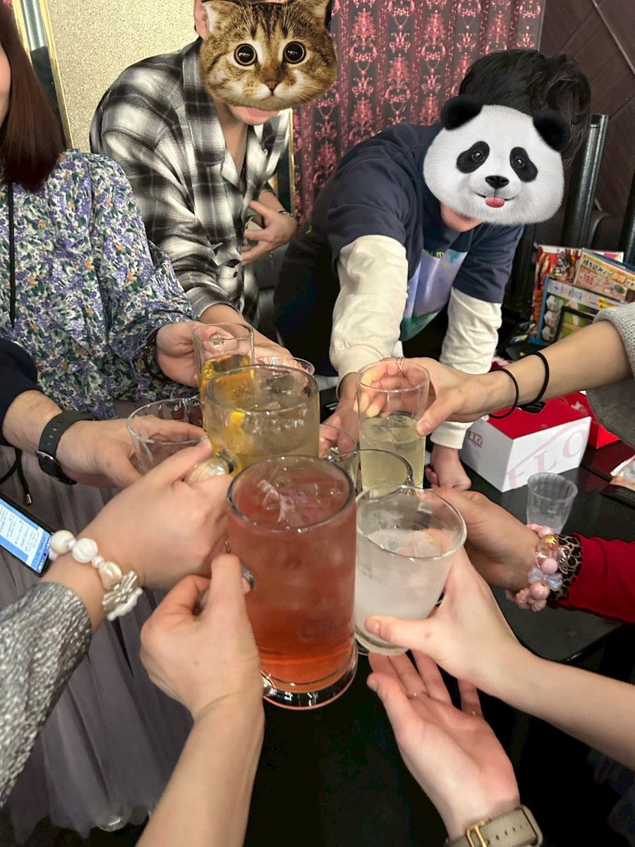 maron_reon_'s tweet photo. 今日は久しぶりにゆきんこさんの集まり、YUKIちゃん生誕祭に参加させて貰って来ましたー🥰🥰🥰

年明け初めて😆🫶
長女の受験でバタバタしてるので昼過ぎから夕方位までの参加でしたが久しぶりに歌って踊って笑って喋ってめっちゃ楽しかったです😊🎶

YUKIちゃん誕生日おめでとー😍😍💕💕 https://t.co/WD3aALtEtf