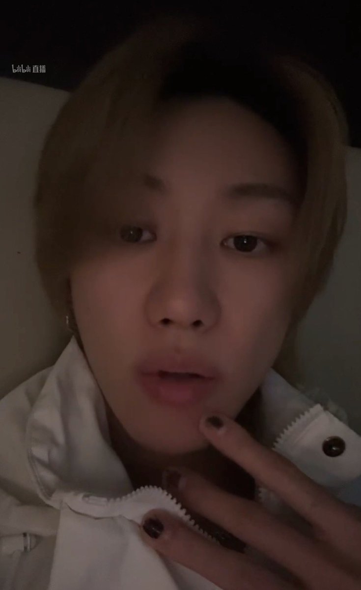 묭이 라이브중~~~ 

b23.link/QqLmwWf