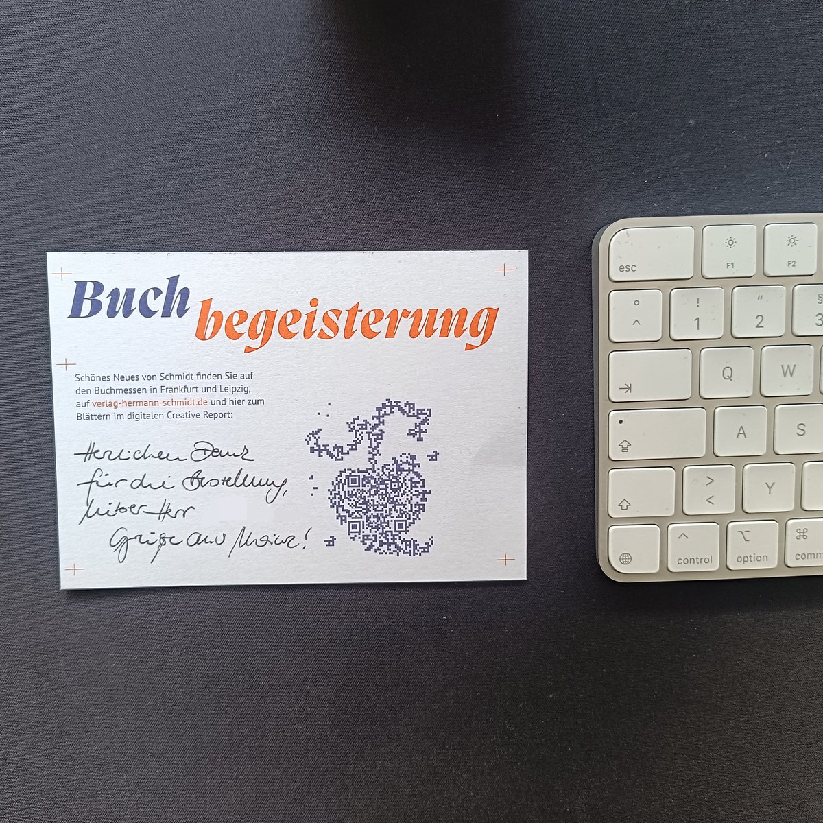 sipariş verdiğim kitap ve yanında  gelen teşekkür kartı. :)