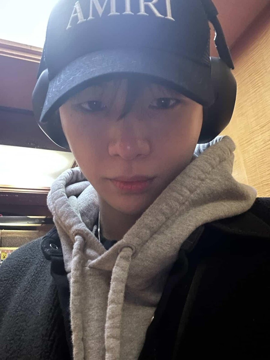 Biblein producer on Kang Daniel's music :

"To be honest, all the songs are great and all the songs are a lot of hard work. Usually whenever I listen to music, I picture some scenes in my mind. What’s amazing is that instead of seeing scenes of myself working on his songs, I see