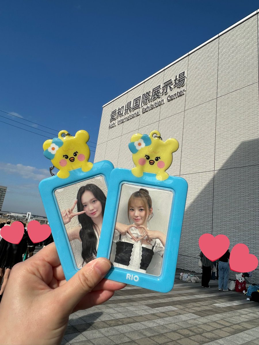 今日も最高な1日でした😍
ありがとう！NiziUちゃん😎🌈🐣
客降り肉眼あざした！！！！
かっこかわいすぎたよ🥺
#NiziU