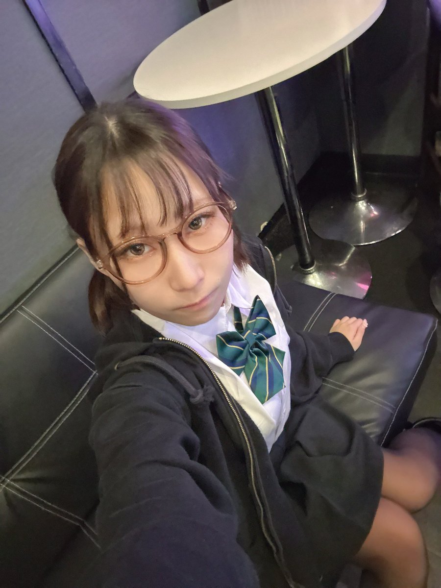 おーぷんぷん！！

後輩JKからのバレンタイン用意してます🤍
 #ミナミ #パチスロ #バー