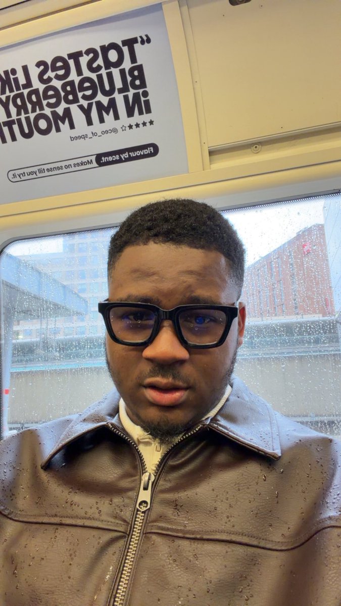 thefolabi's tweet photo. Rainy Sunday ✝️ https://t.co/YfmcmmaXs5